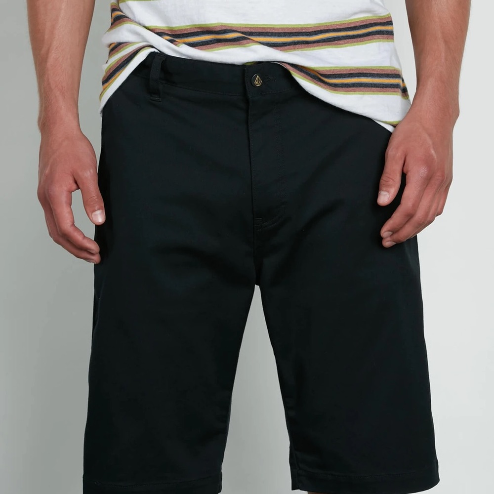 Volcom NWT Men’s 36 Shorts, 22” Knee Length, VMonty Stretch relaxed fit shorts